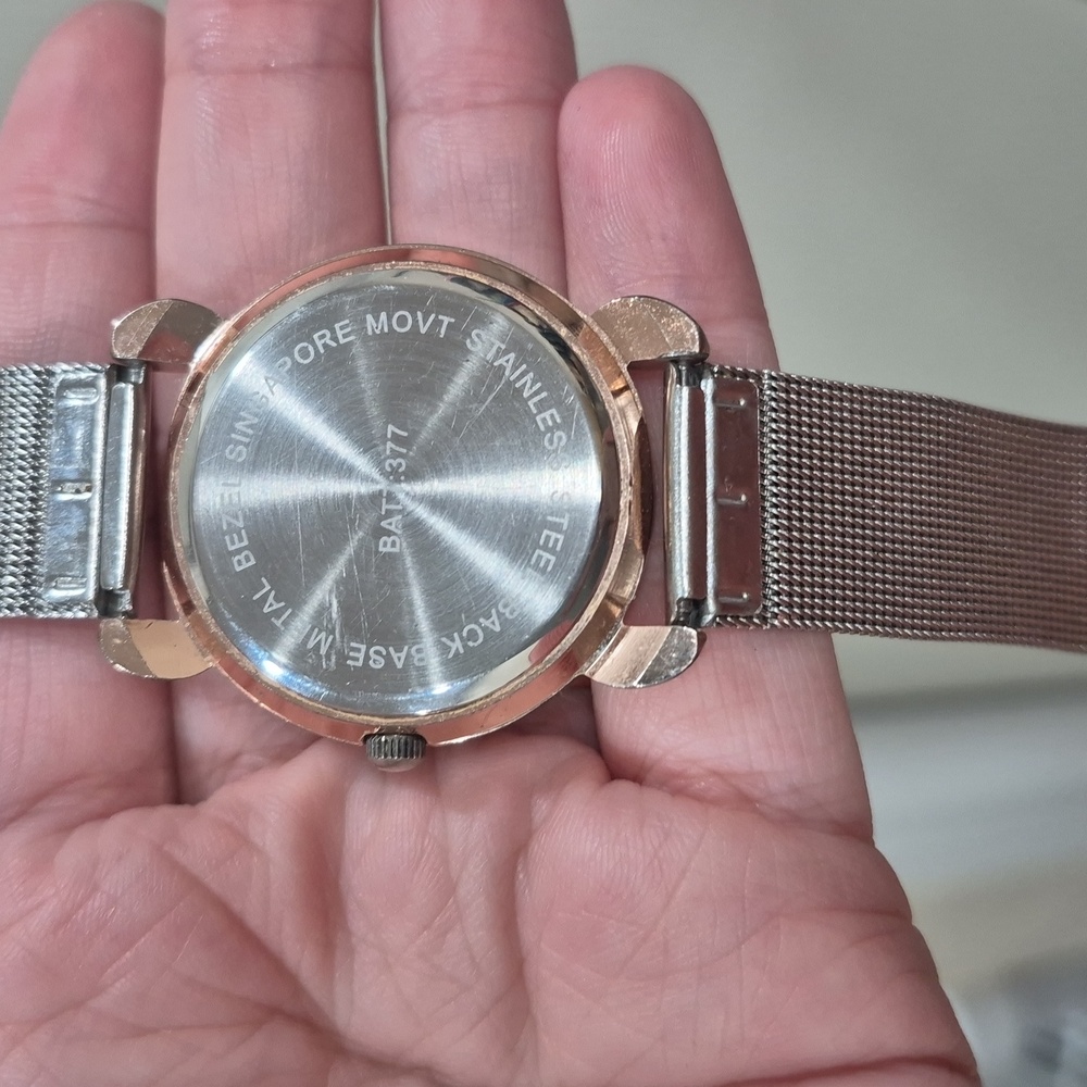 Vintage Rose Gold Watch - Picture 2 of 2